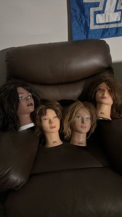 Cosmetology doll heads