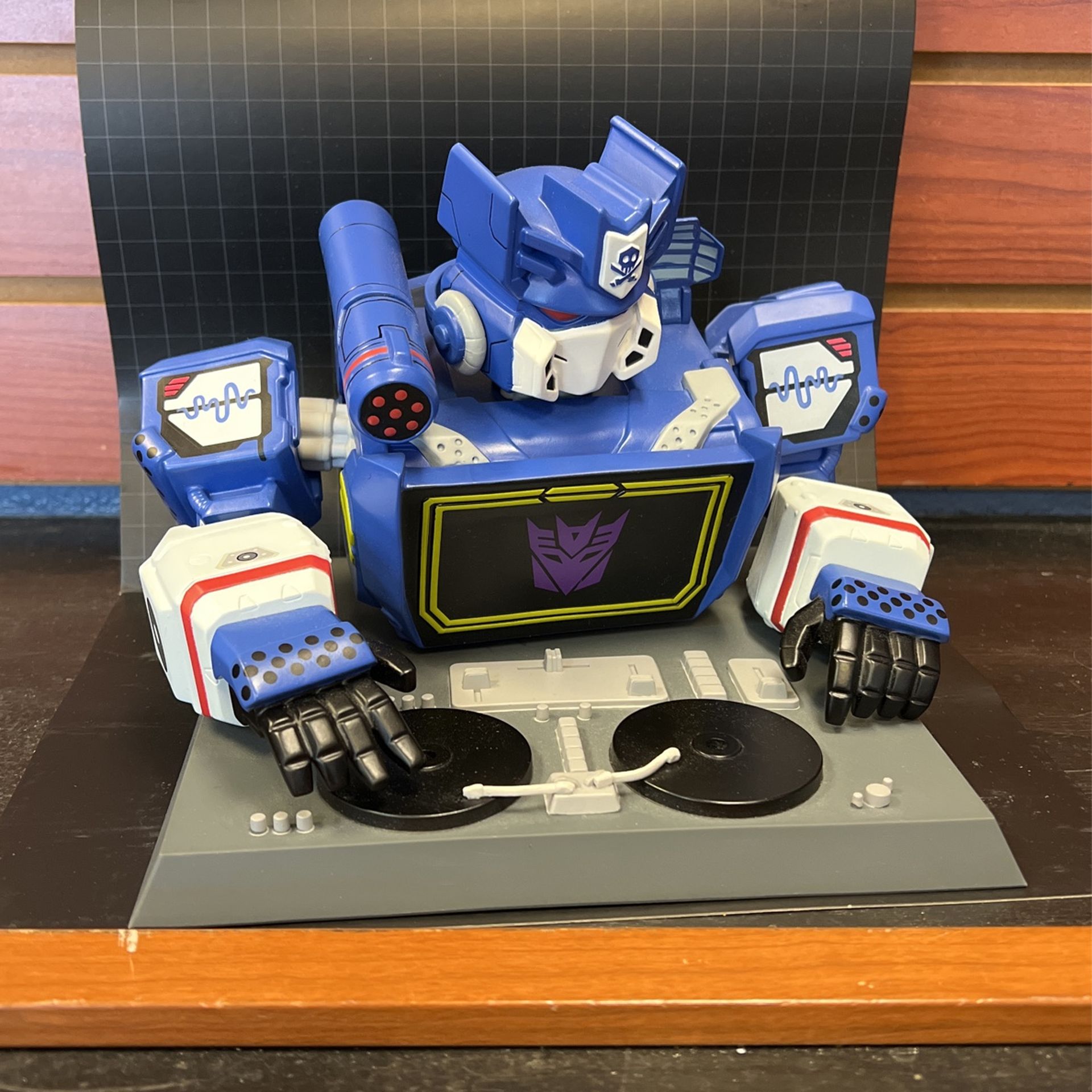 Mighty Jaxx Transformers X Quiccs - Soundwave for Sale in Mighty Jaxx Transformers X Quiccs - Soundwave for Sale in