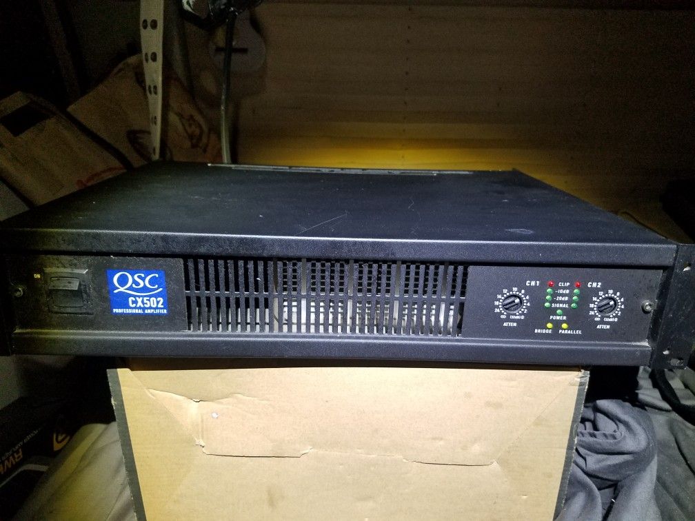 QSC CX502 AMPLIFIER