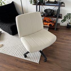 Criss Cross Boucle Desk Chair - Like New