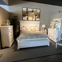White King Bec, Dresser , Mirror And One Nightstand