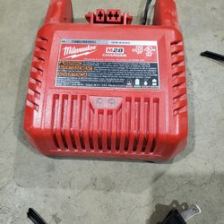 Milwaukee M28 Battery Charger 