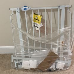 Regalo Baby Gate Wall Safe Extra Wide Walk Through