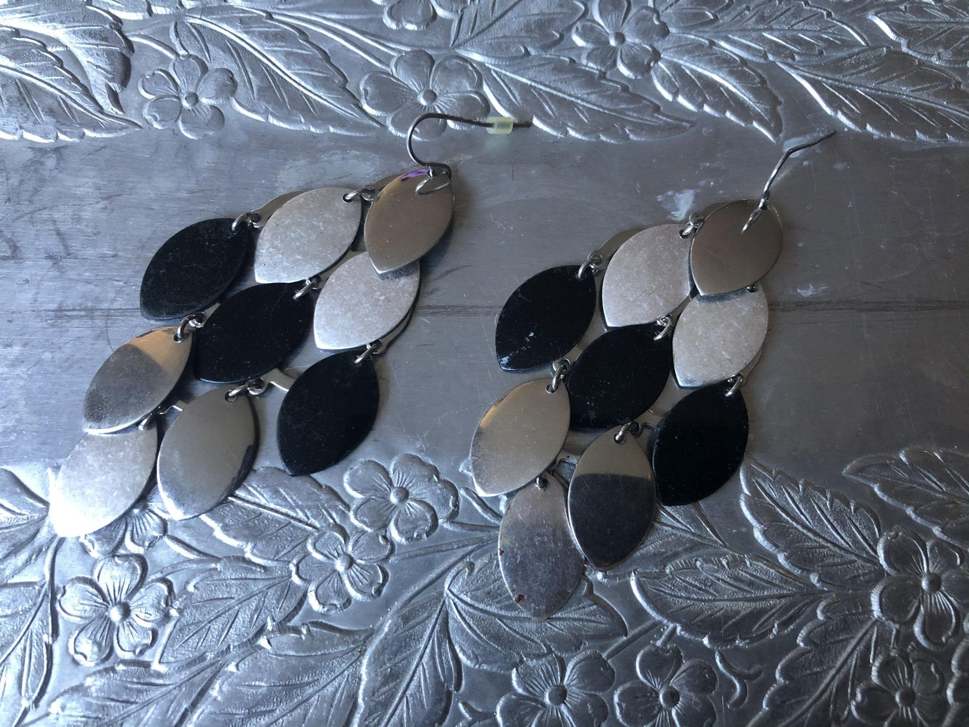 Fun Vintage Black & Silver Vintage Earrings