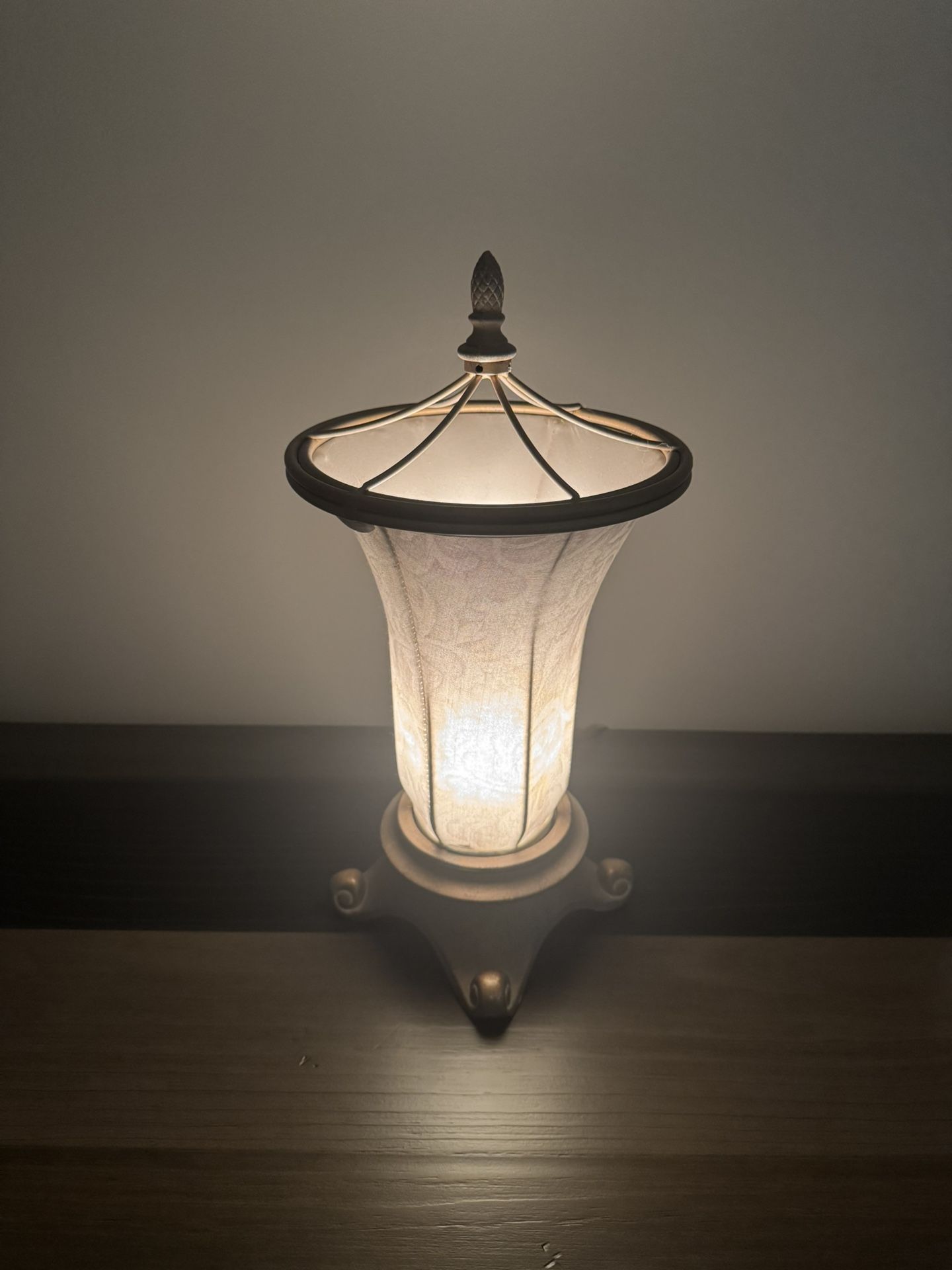 Table Top Lamp