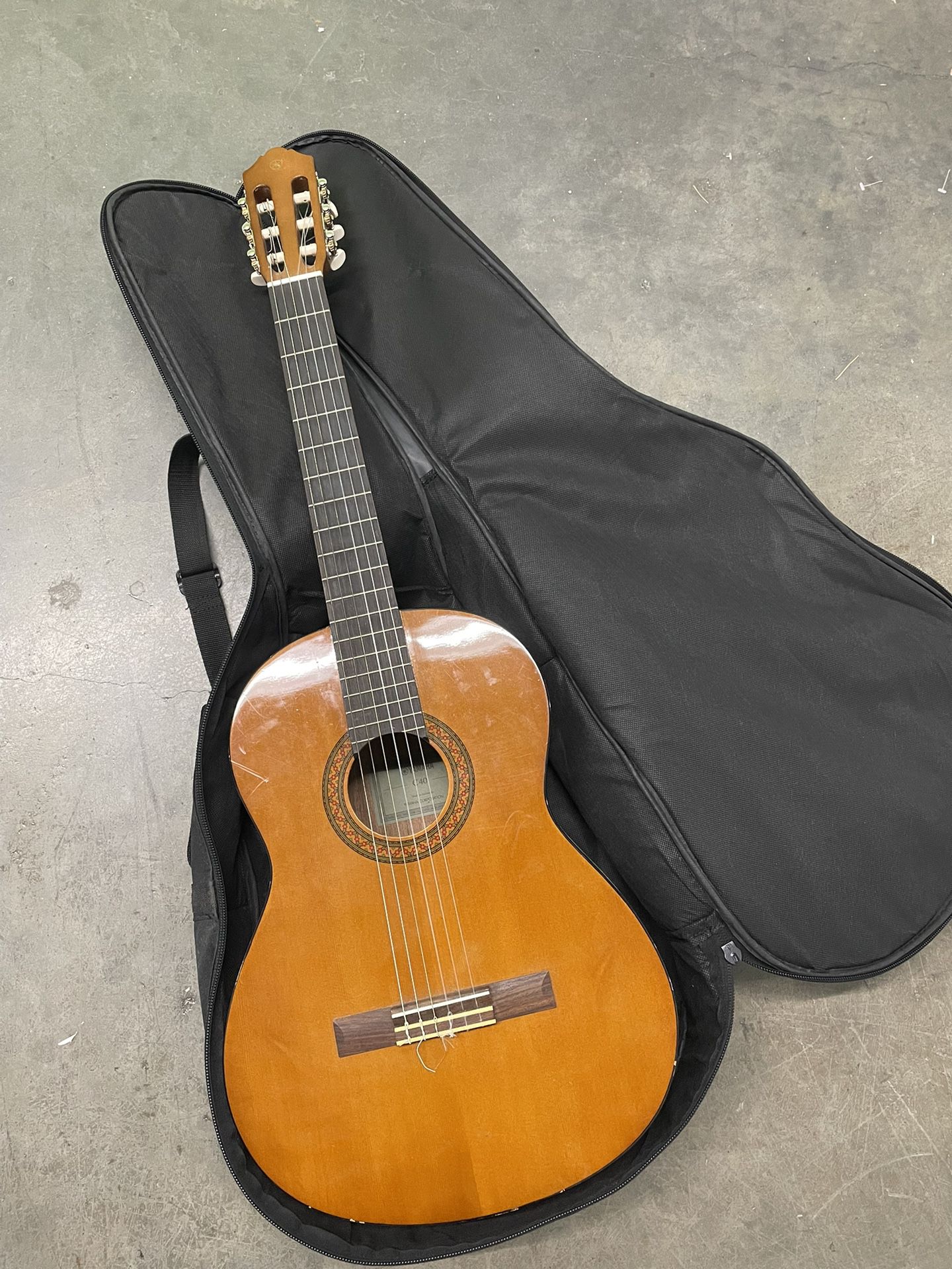 Preloved Yamaha C40 Acoustic Guitar