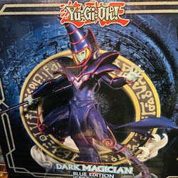Dark Magician Statue 