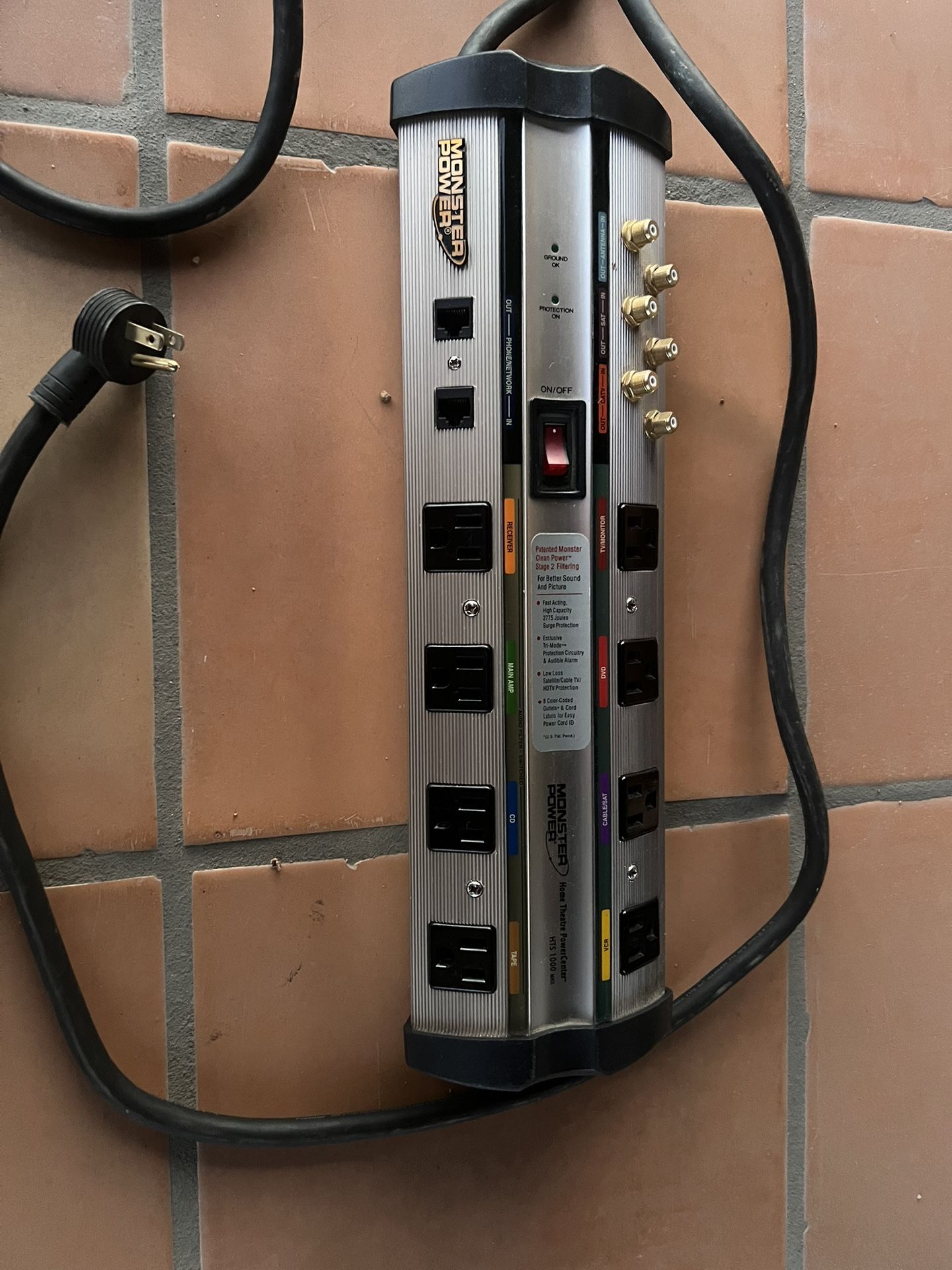 Monster Power HTS 1000 MKII 8 Outlet Home Theater Power Center Surge Protector