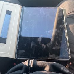 iPad Pro 12.9-inch (5th generation)