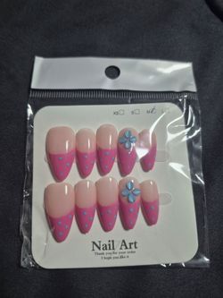 Press on nails