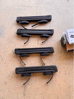 Thule Snowpack Ski & Snowboard Racks; 4 black