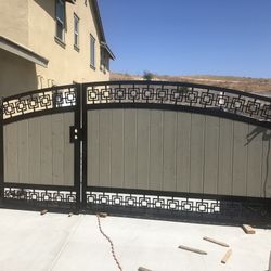 Custom Gate 