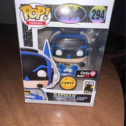 Funko Pop! Heroes #294 - Batman (Gamer)(Chase) (GameStop Exclusive)