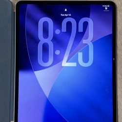 iPad Pro M4 13” 256GB Cellular – Excellent Condition