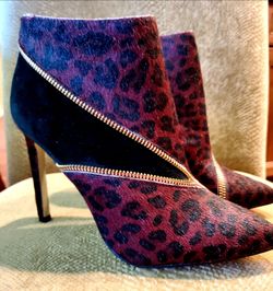 Sz 7M New RENVY Darra Ox Blood Black Leopard Print Side Zip Bootie Boot Shoe Shoes