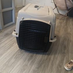 Crate/kennel