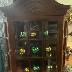 Curio Knick Knack Wall Cabinet/Shelf