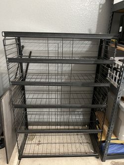 metal display rack / metal shelving