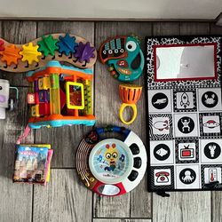 Selling a group of toys, ride on & walker