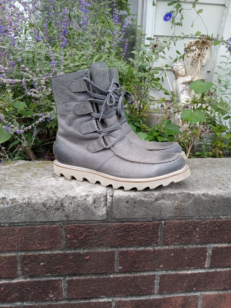Sorel Gray Boots Size 12 
