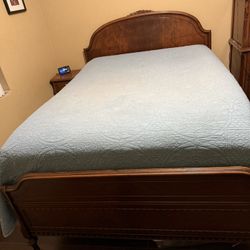 Vintage Full Size Wood Bedroom Set