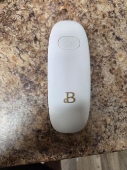 Beautiful by Drew battery operated can opener