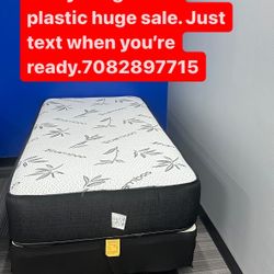 Huge sale for Mattress And Box Twin size mattress and box 150.$ full 190$ Queen 200$ king 290$. free delivery free set up 708….280….7715… cash or Zell