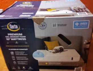 SERTA 10 INCH MEMORY FOAM MATRESS IN A BOX /QUEEN
