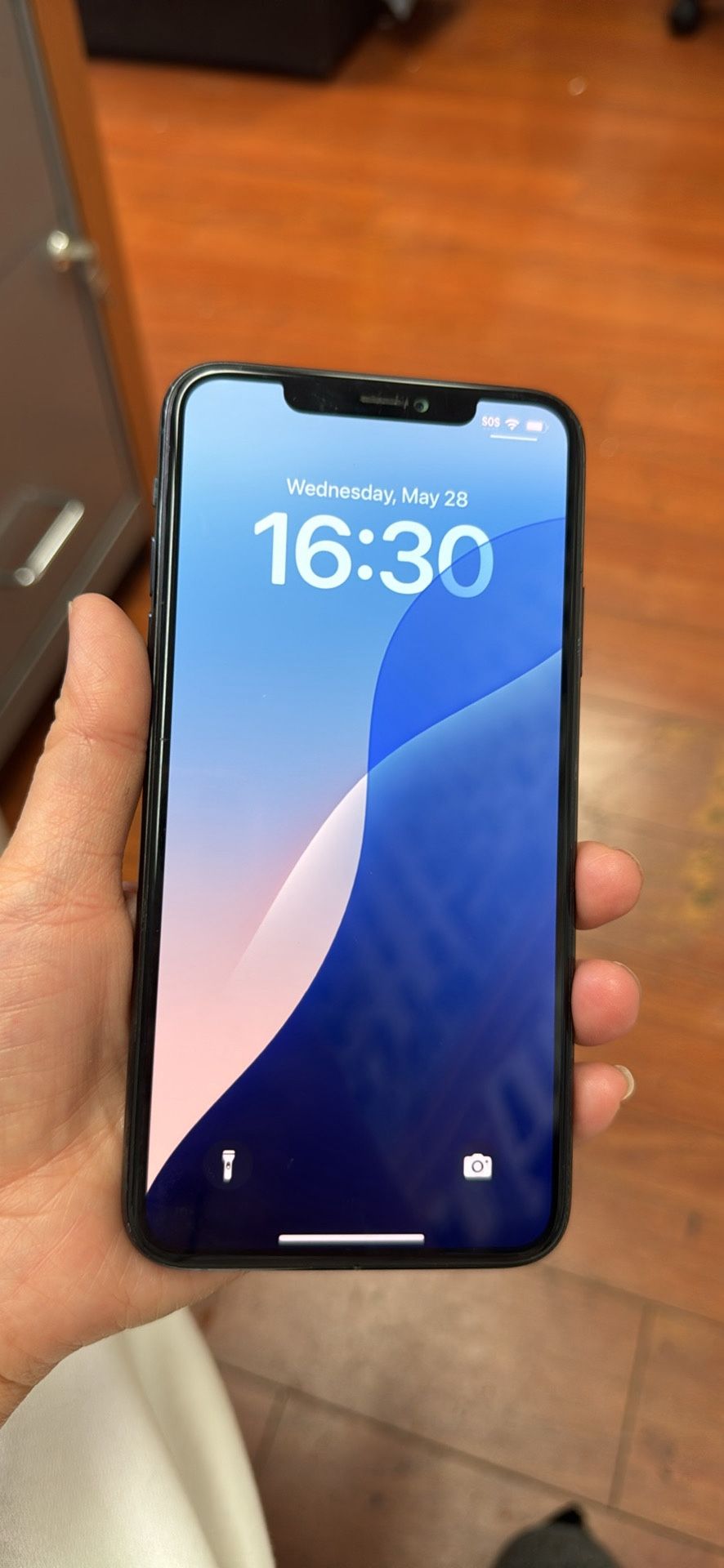 iPhone xS 64GB unlocked battery 91%
