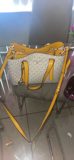 Michael Kors Bag 100% Authentic .