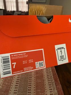NEW Women’s Nike Mind 001