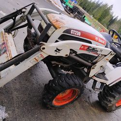 Bobcat Tracktor