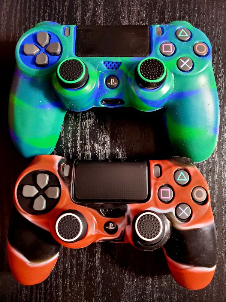 Custom PS4 Controllers 