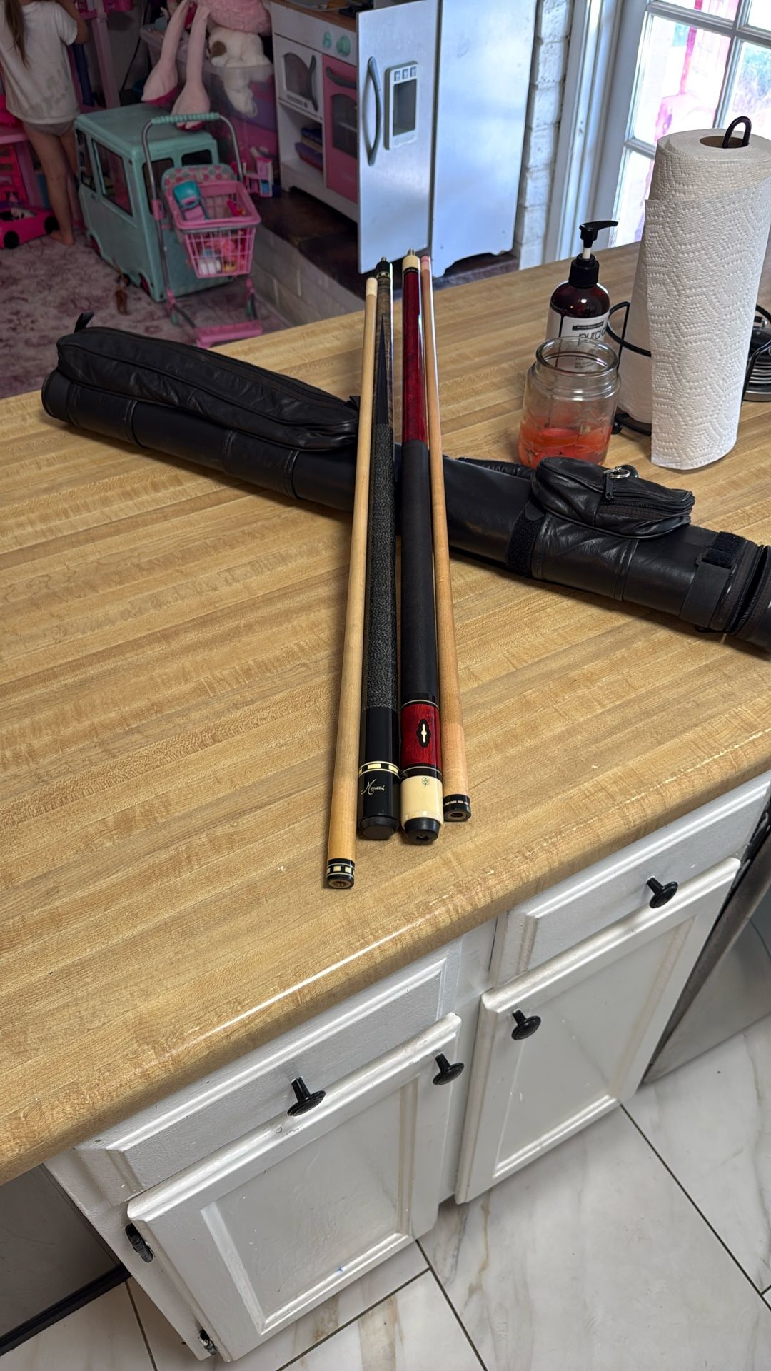 Vintage Meucci Pool Cues With Case And Accessories