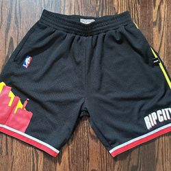 Mitchell & Ness Amine X Portland Trailblazers Wingman Shorts Men’s Medium