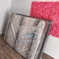 Queen mattress pillow top set with box spring (2pc - new) 