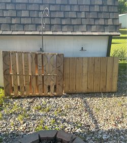 WOOD PALLETS