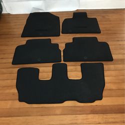 Kia Telluride OEM Floor Mats 2018-2022 Cars Dark Grey