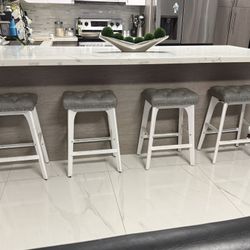 4 Bar Stools