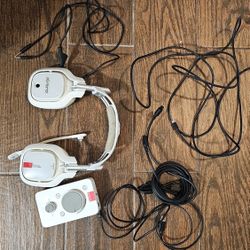 Gaming Peripherals. Elgato / Razer / Corsair