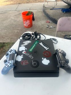 PS4 consoles and controller