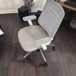 Branch Ergonomic Office Chair