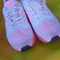 Nike Air Zoom Pegasus 31 White Bright Orange Women Size 10.5