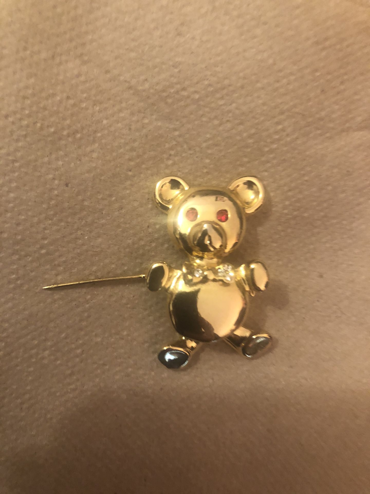 Teddy bear broach