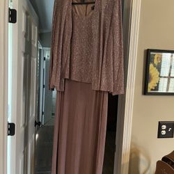 Formal Dress / Evening Gown - Size 16