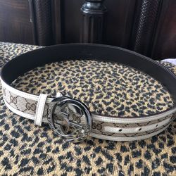 Authentic Gucci woman belt Size S