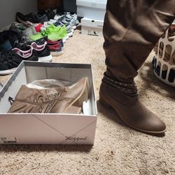 Size 9 Tan Woman Tall Boots