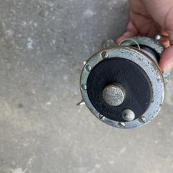 Fishing Reel Asking $25!!!