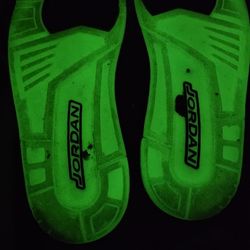 Jordan Spizike Black Green Glow 