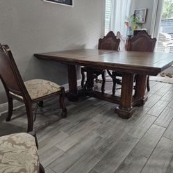 REDUCED PRICE Thomasville Ernest Hemingway Table with 8 Chairs